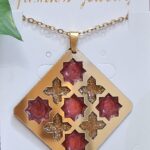 گردنبند رزینی طرح دار