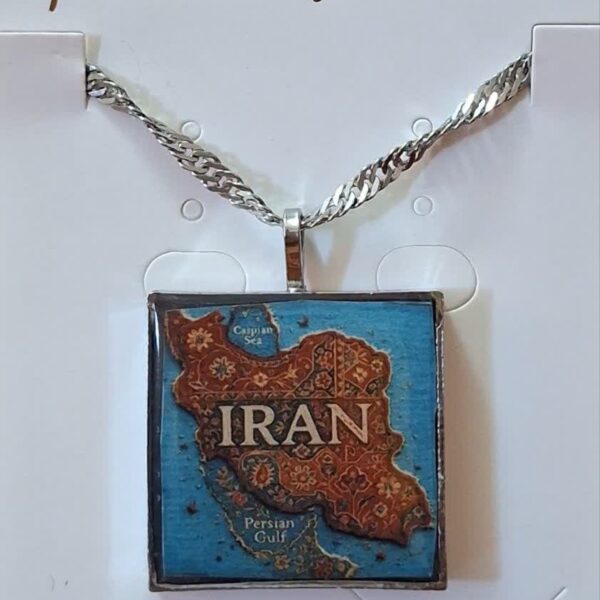 گردنبند رزینی طرح ایران نقره ای
