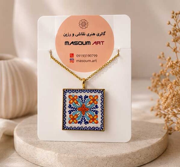 گردنبند رزینی طرح گل